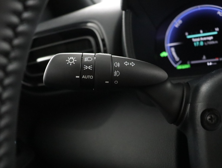 Toyota Yaris - 1.5 Hybrid 130 Executive 29