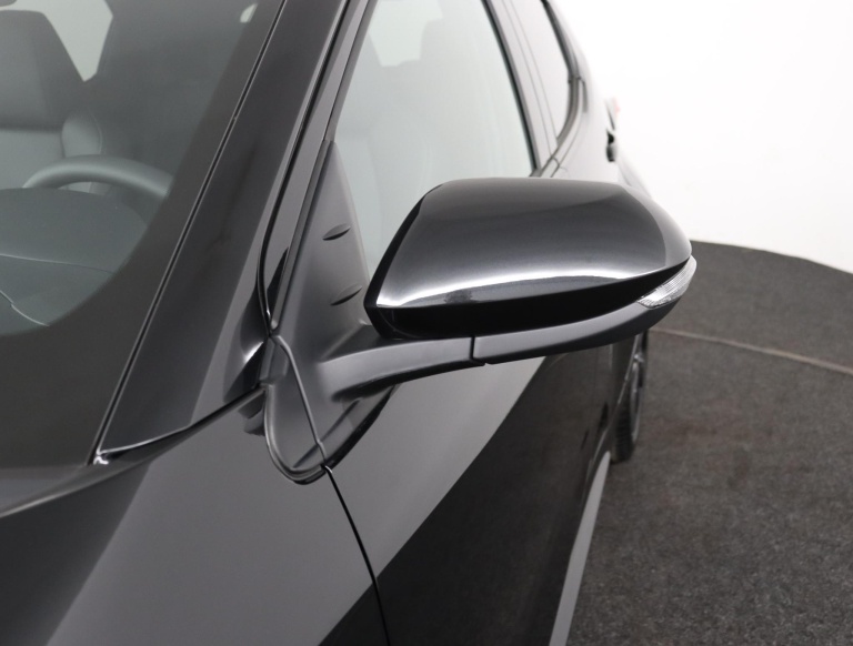Toyota Yaris - 1.5 Hybrid 130 Executive 34