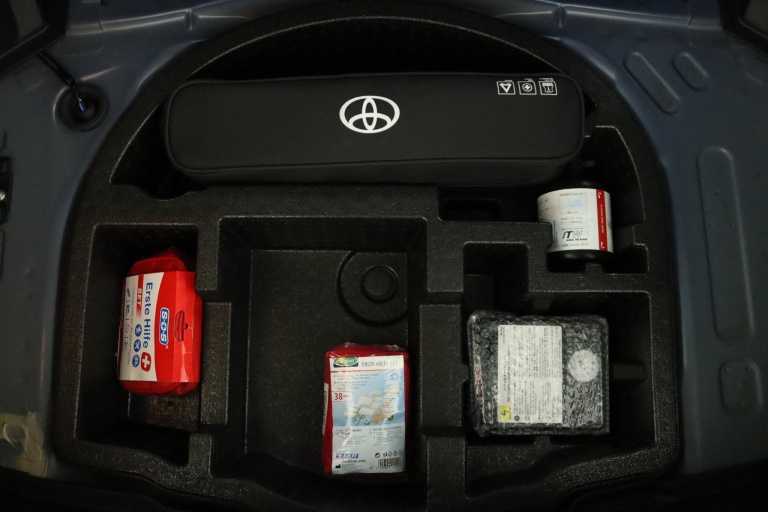 Toyota Yaris - 1.5 Hybrid Tokyo Pop Out 33