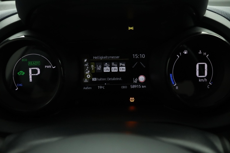 Toyota Yaris - 1.5 Hybrid Tokyo Pop Out 51