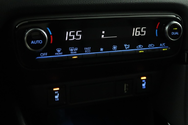 Toyota Yaris - 1.5 Hybrid Tokyo Pop Out 7