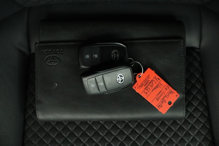 Toyota Yaris - 1.5 Hybrid Tokyo Pop Out 9