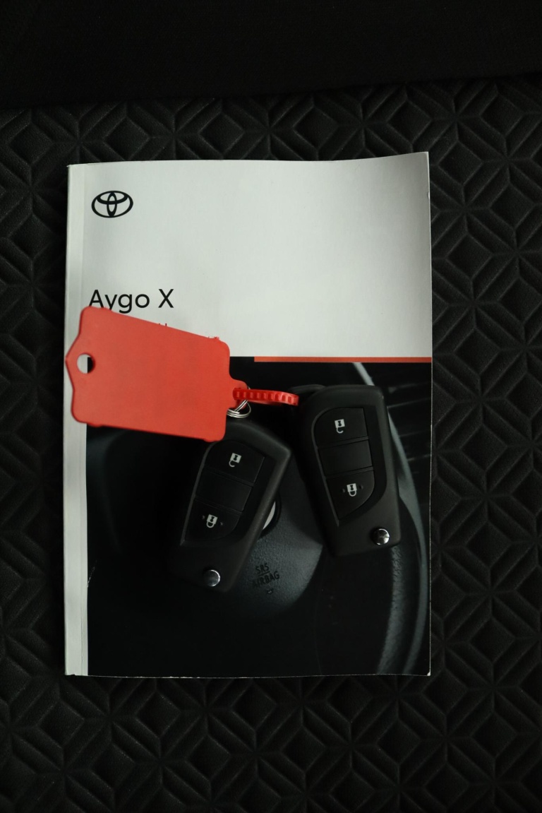 Toyota Aygo X - 1.0 VVT-i S-CVT Pulse 11