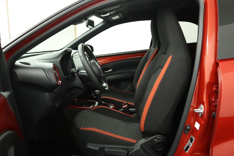 Toyota Aygo X - 1.0 VVT-i S-CVT Pulse 17
