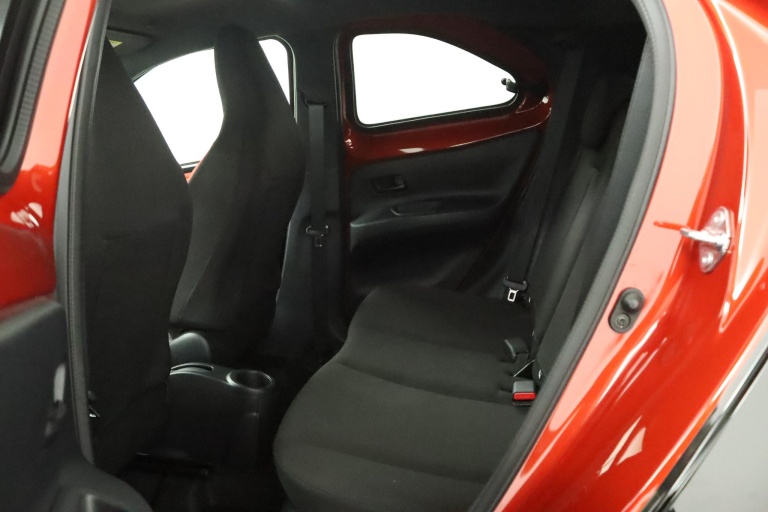 Toyota Aygo X - 1.0 VVT-i S-CVT Pulse 18