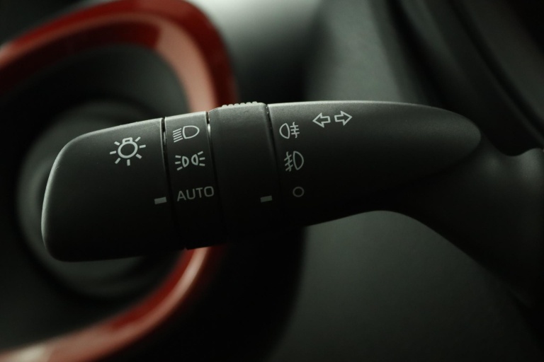 Toyota Aygo X - 1.0 VVT-i S-CVT Pulse 31