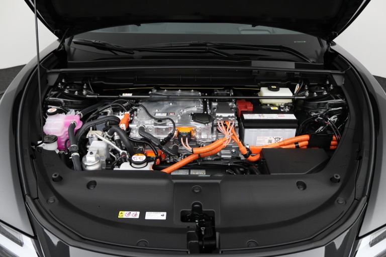 Lexus RZ - 350e 35th Edition 77 kWh 32