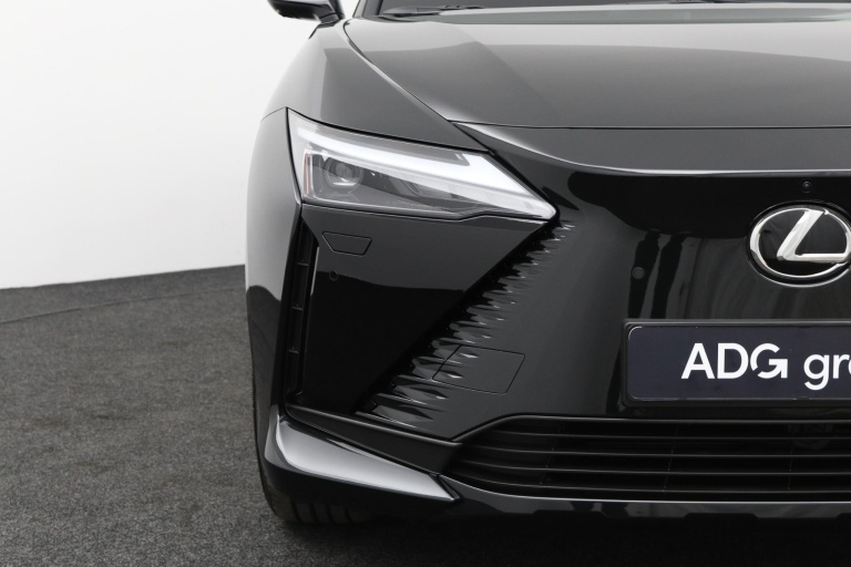 Lexus RZ - 350e 35th Edition 77 kWh 36