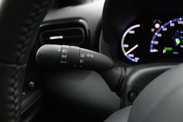Toyota Yaris Cross - 1.5 Hybrid Dynamic 21