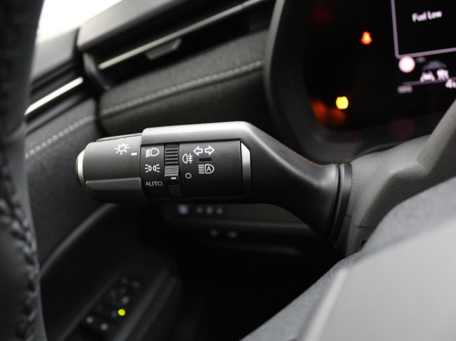 Lexus LBX - 2WD