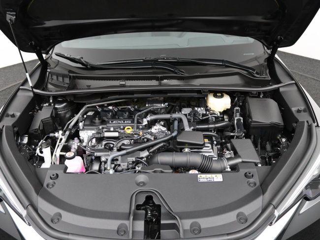 Lexus LBX - 2WD