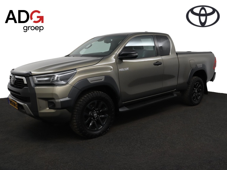 Toyota HiLux - 2.8 D-4D Xtra Cab Invincible 1