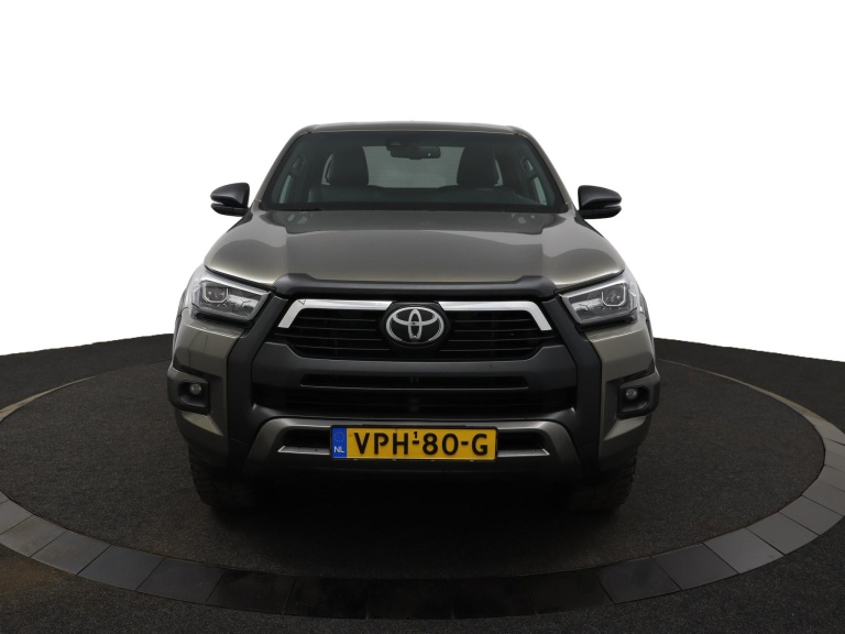 Toyota HiLux - 2.8 D-4D Xtra Cab Invincible 16