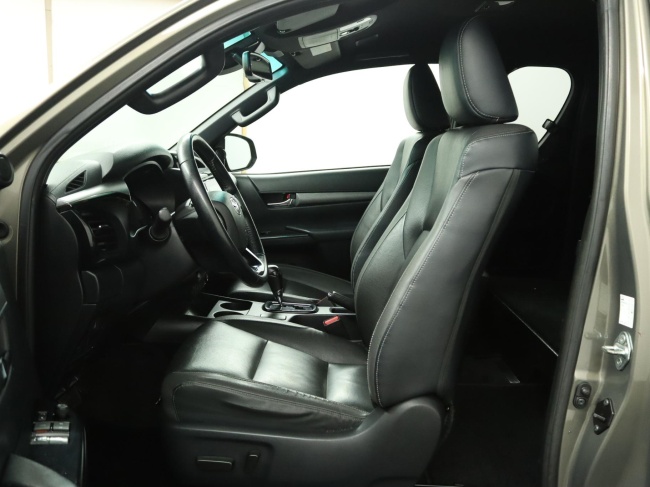 Toyota HiLux - 2.8 D-4D Xtra Cab Invincible