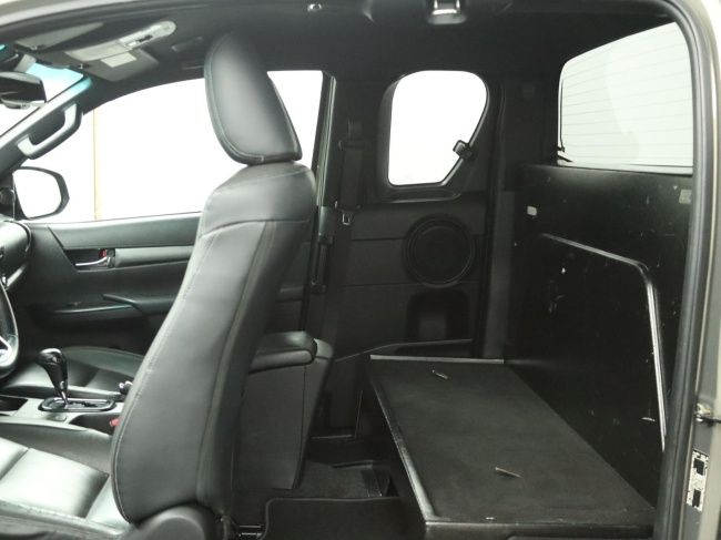 Toyota HiLux - 2.8 D-4D Xtra Cab Invincible
