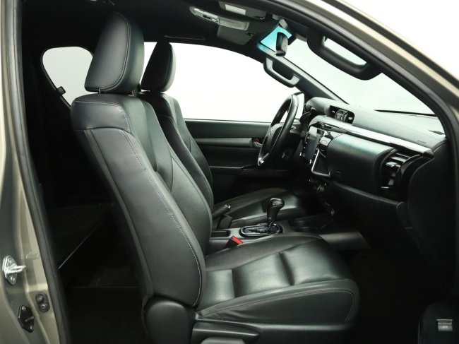 Toyota HiLux - 2.8 D-4D Xtra Cab Invincible