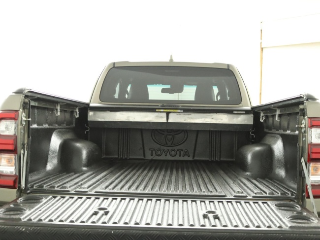 Toyota HiLux - 2.8 D-4D Xtra Cab Invincible