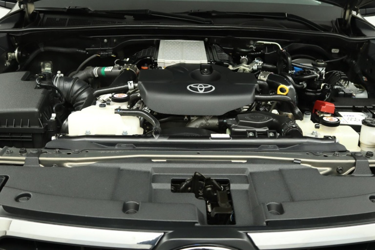 Toyota HiLux - 2.8 D-4D Xtra Cab Invincible 31