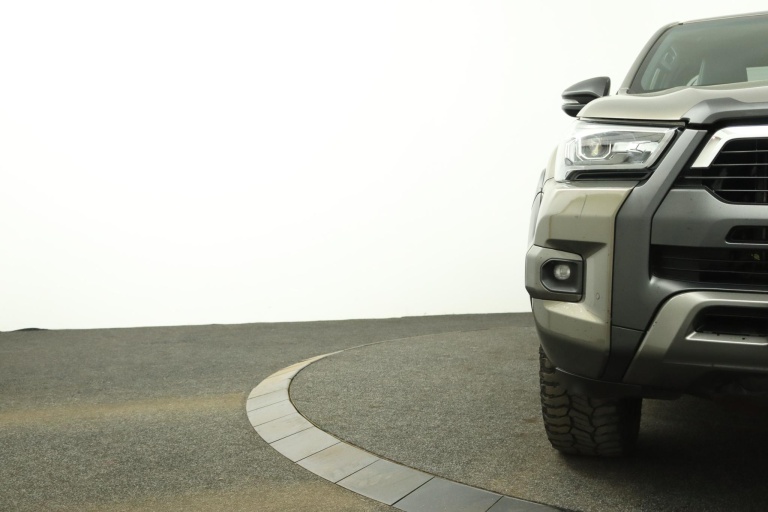Toyota HiLux - 2.8 D-4D Xtra Cab Invincible 32