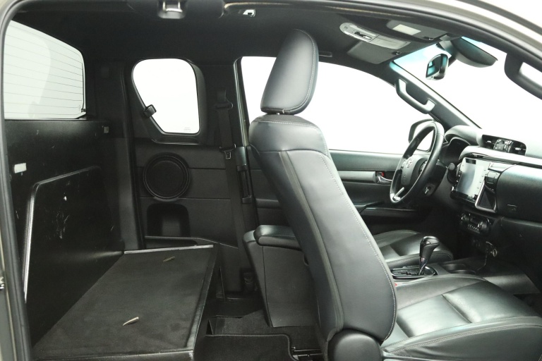 Toyota HiLux - 2.8 D-4D Xtra Cab Invincible 39