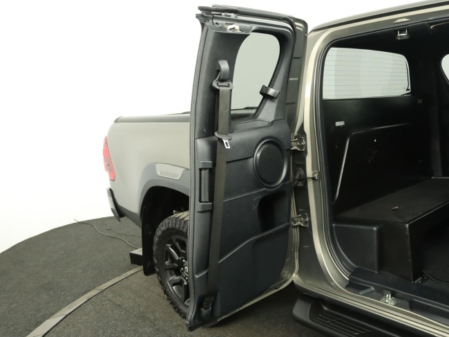 Toyota HiLux - 2.8 D-4D Xtra Cab Invincible