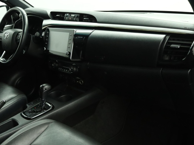 Toyota HiLux - 2.8 D-4D Xtra Cab Invincible
