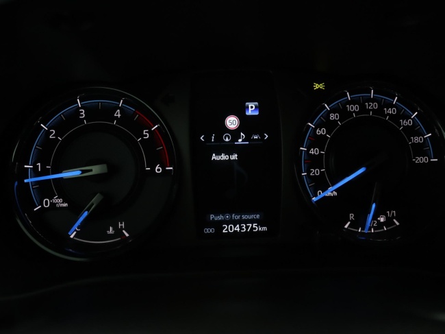 Toyota HiLux - 2.8 D-4D Xtra Cab Invincible