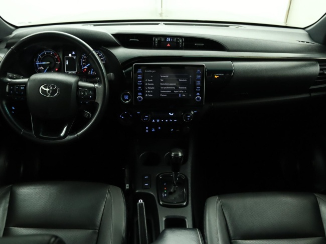 Toyota HiLux - 2.8 D-4D Xtra Cab Invincible
