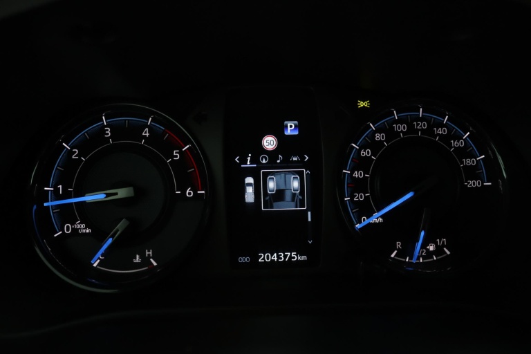 Toyota HiLux - 2.8 D-4D Xtra Cab Invincible 50