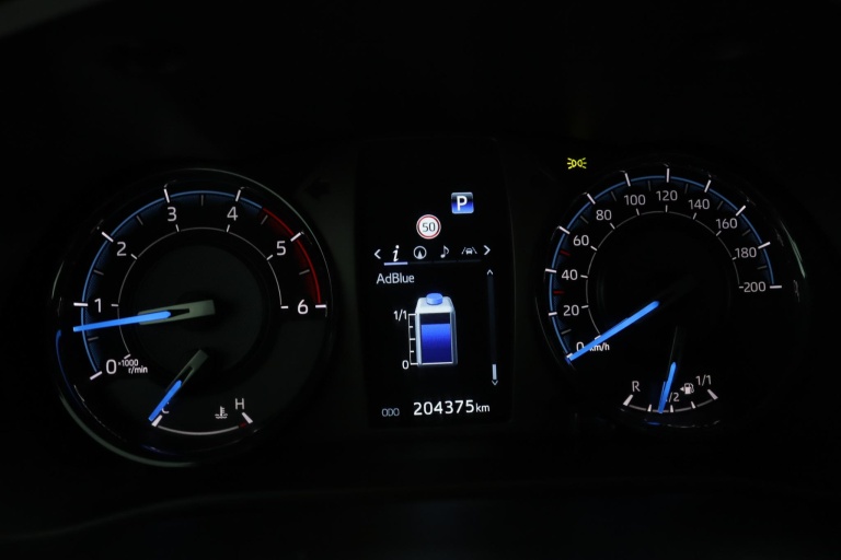 Toyota HiLux - 2.8 D-4D Xtra Cab Invincible 52