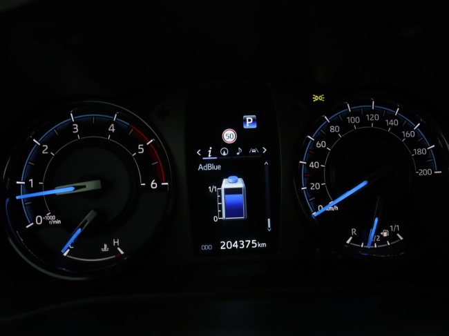Toyota HiLux - 2.8 D-4D Xtra Cab Invincible