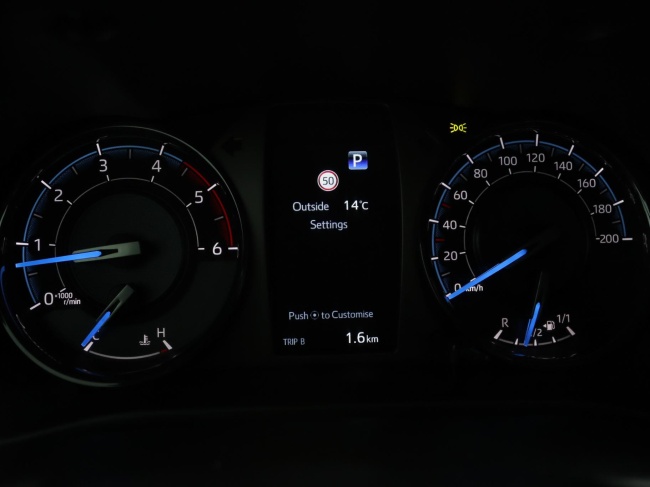 Toyota HiLux - 2.8 D-4D Xtra Cab Invincible