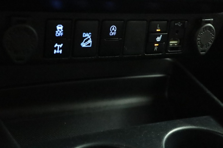 Toyota HiLux - 2.8 D-4D Xtra Cab Invincible 62