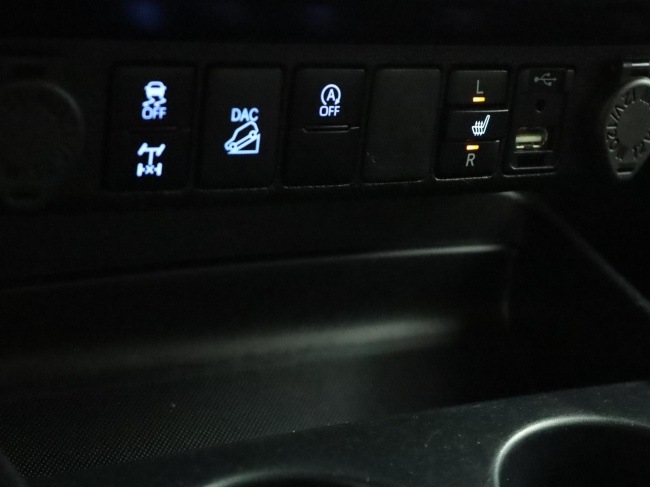 Toyota HiLux - 2.8 D-4D Xtra Cab Invincible