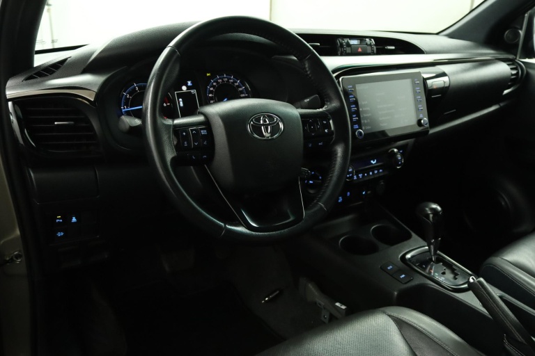 Toyota HiLux - 2.8 D-4D Xtra Cab Invincible 65