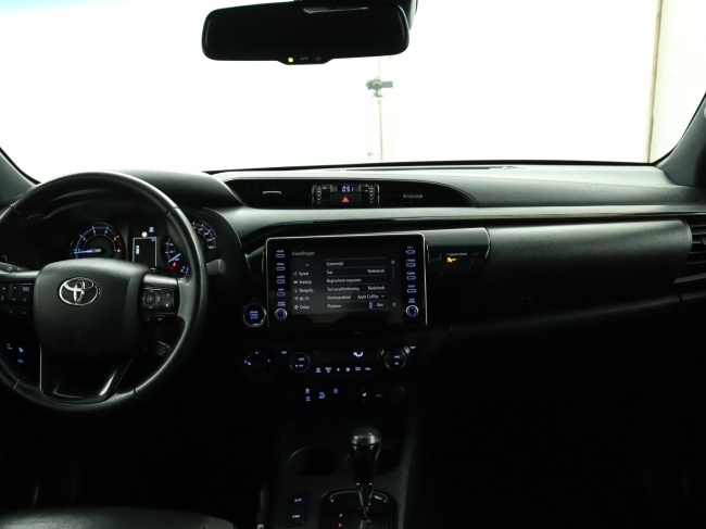 Toyota HiLux - 2.8 D-4D Xtra Cab Invincible