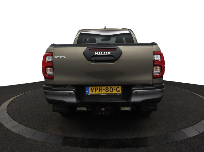 Toyota HiLux - 2.8 D-4D Xtra Cab Invincible
