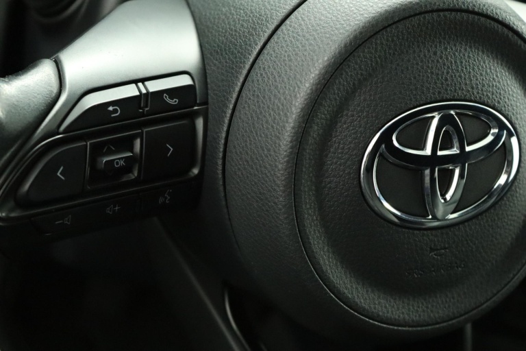 Toyota Yaris - 1.5 Hybrid Executive 19