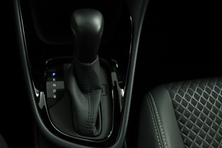 Toyota Yaris - 1.5 Hybrid Executive 27