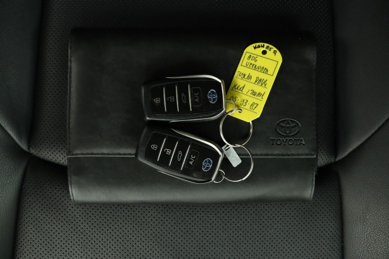 Toyota RAV4 - 2.5 Plug-in Hybrid AWD Bi-Tone Plus 11