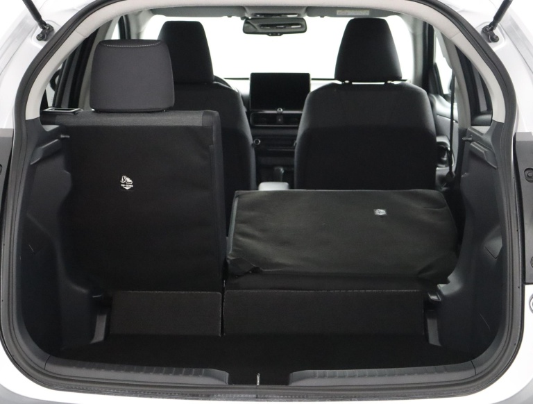 Toyota Yaris - 1.5 Hybrid 115 First Edition 24