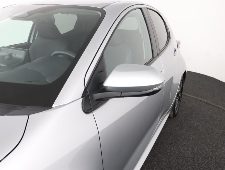 Toyota Yaris - 1.5 Hybrid 115 First Edition 35