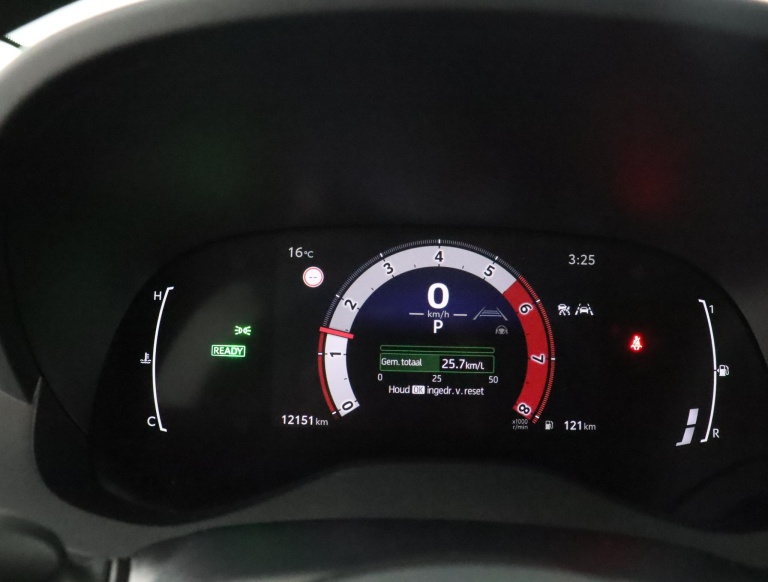 Toyota Yaris - 1.5 Hybrid 115 First Edition 6