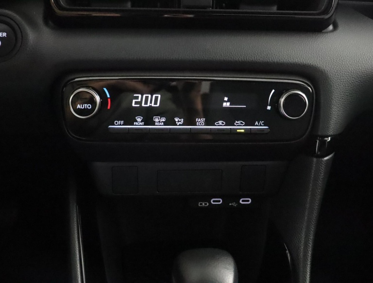 Toyota Yaris - 1.5 Hybrid 115 First Edition 7
