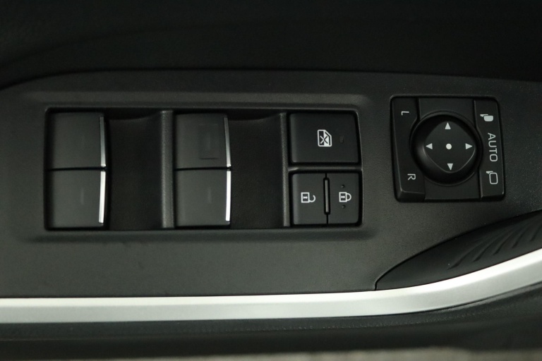 Toyota RAV4 - 2.5 Hybrid AWD Bi-Tone 29