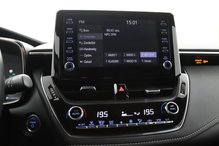 Toyota Corolla Touring Sports - 1.8 Hybrid Active 15