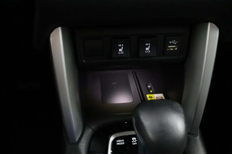 Toyota Corolla Cross - 2.0 High Power Hybrid First Edition 19