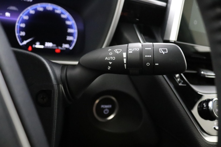 Toyota Corolla Cross - 2.0 High Power Hybrid First Edition 24