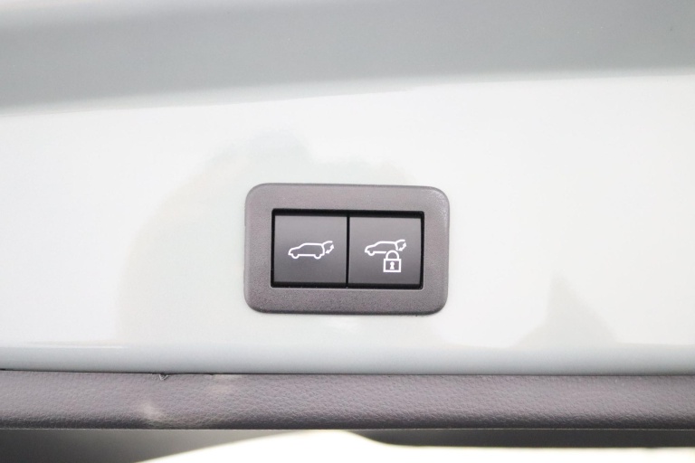 Toyota Corolla Cross - 2.0 High Power Hybrid First Edition 29