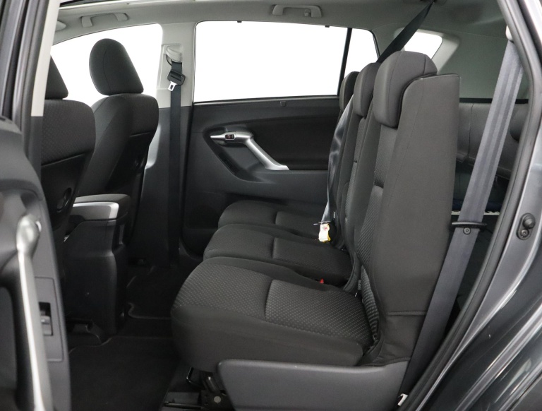 Toyota Verso - 1.8 VVT-i Dynamic Business Limited 18